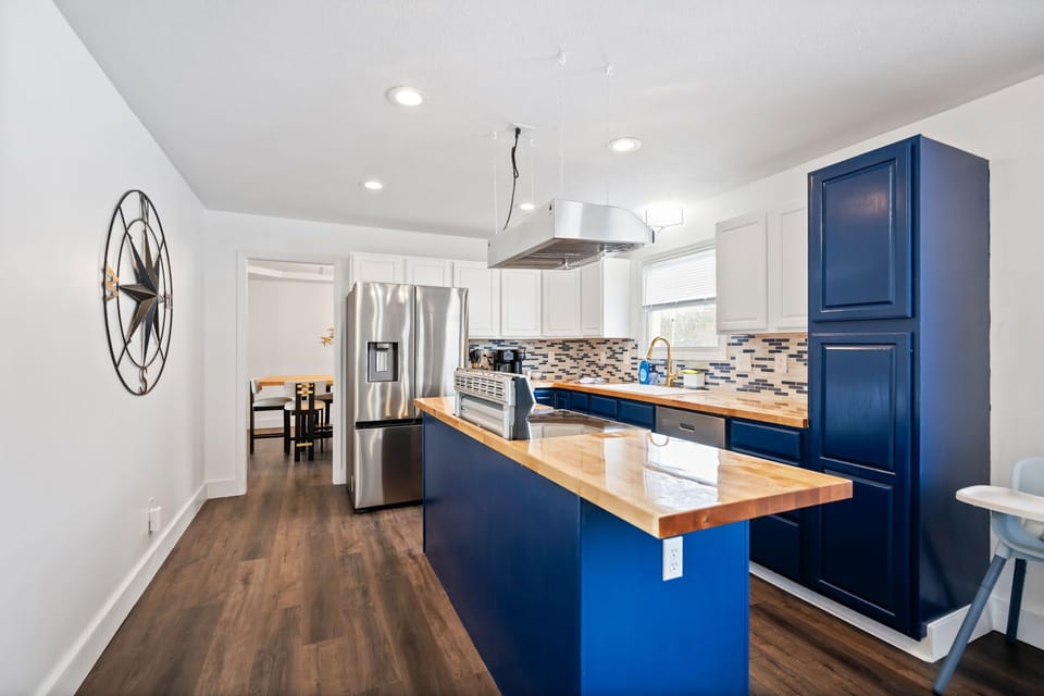 House, Multiple Beds, Hot Tub, Garden View (Nookside Grand Estate) | Private kitchen