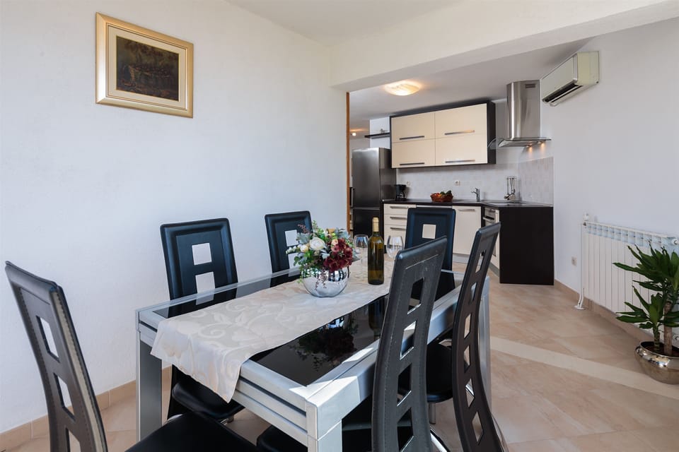 House | Private kitchen | Espresso maker, fridge, microwave, oven