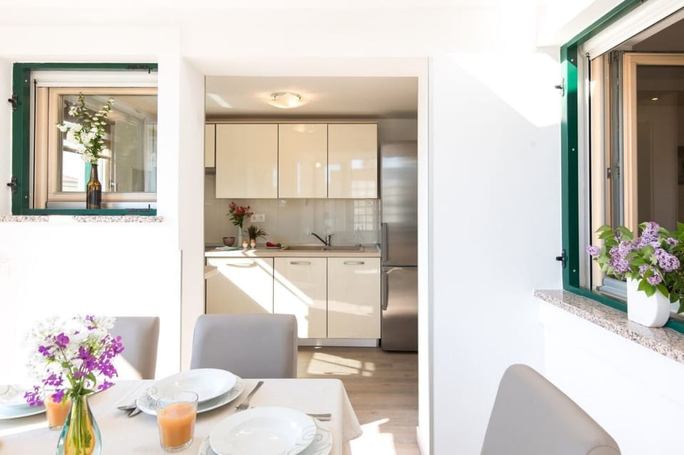 House | Dining