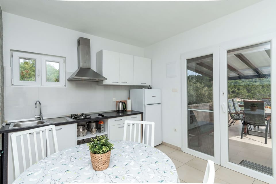 House | Private kitchen | Fridge, stovetop, cookware/dishes/utensils, freezer