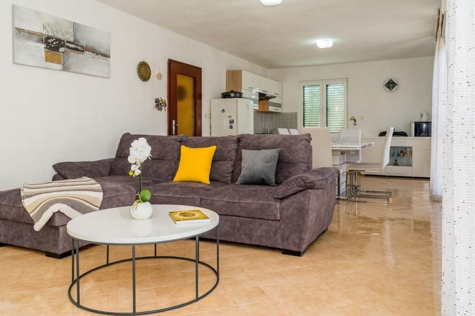 Apartment (A1) | Living room