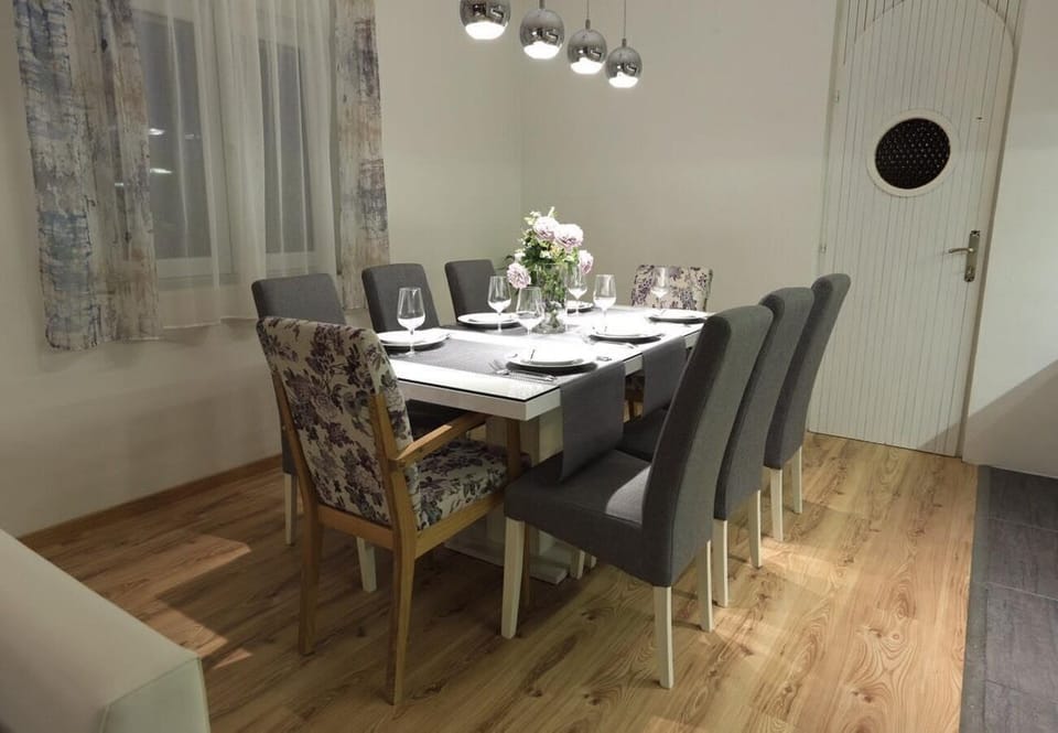 House | Dining