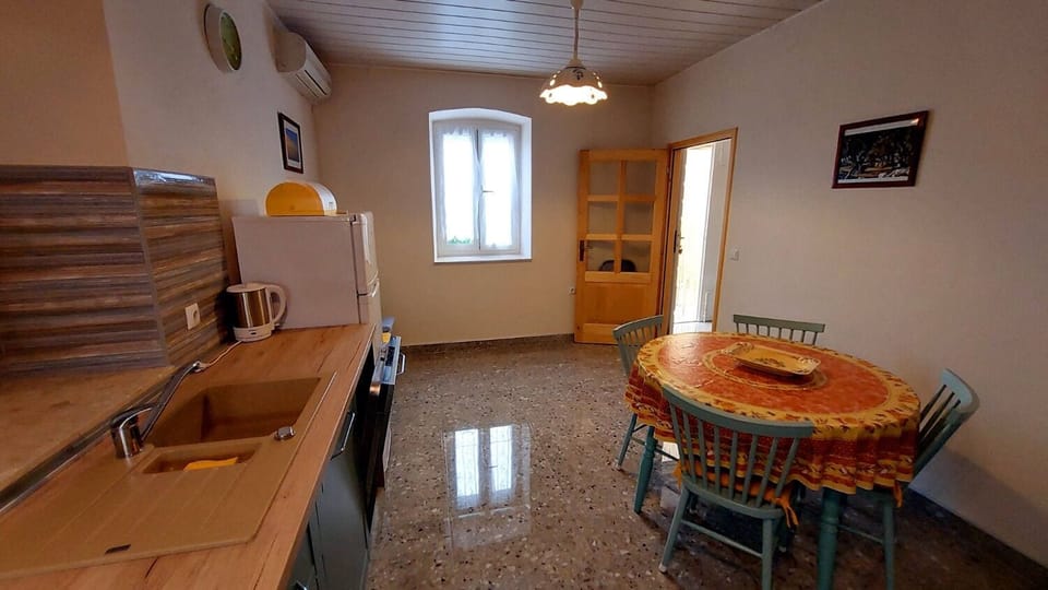 Apartment (A1) | Private kitchen | Espresso maker, fridge, microwave, oven