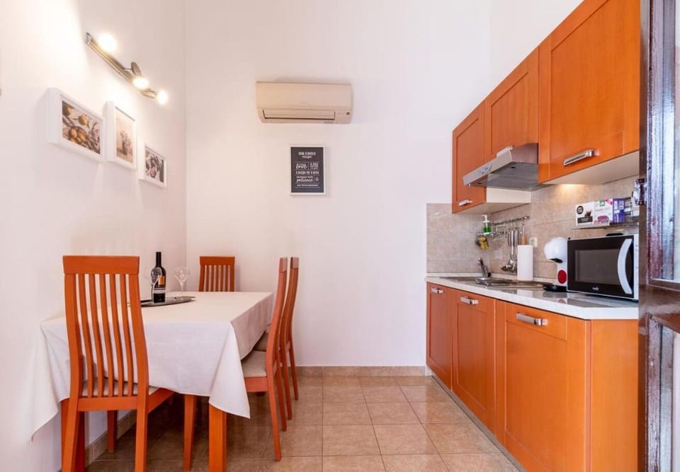 Apartment (A1) | Dining