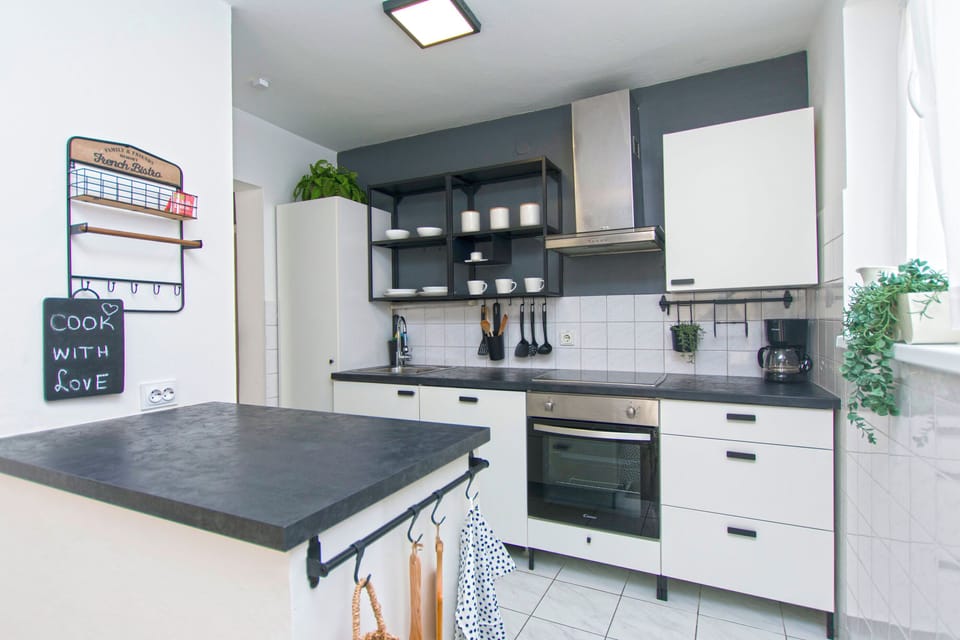 House | Private kitchen | Fridge, microwave, oven, stovetop