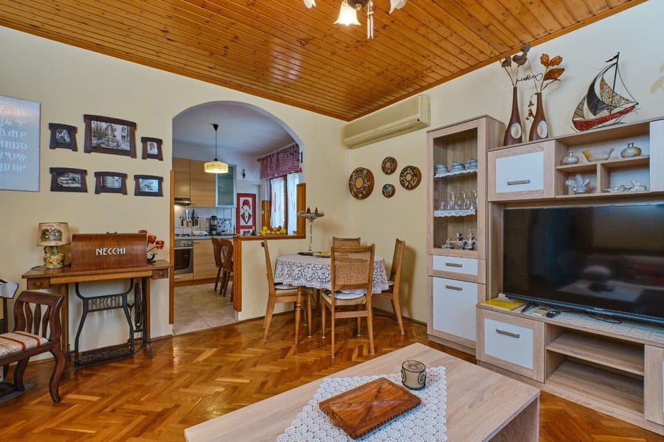 Apartment (A1) | Living room