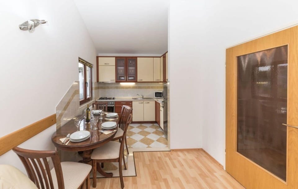 House | Dining