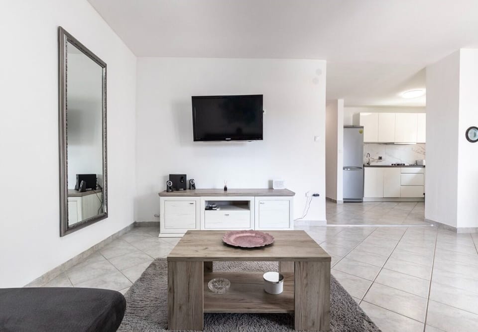 House | Living room | Smart TV
