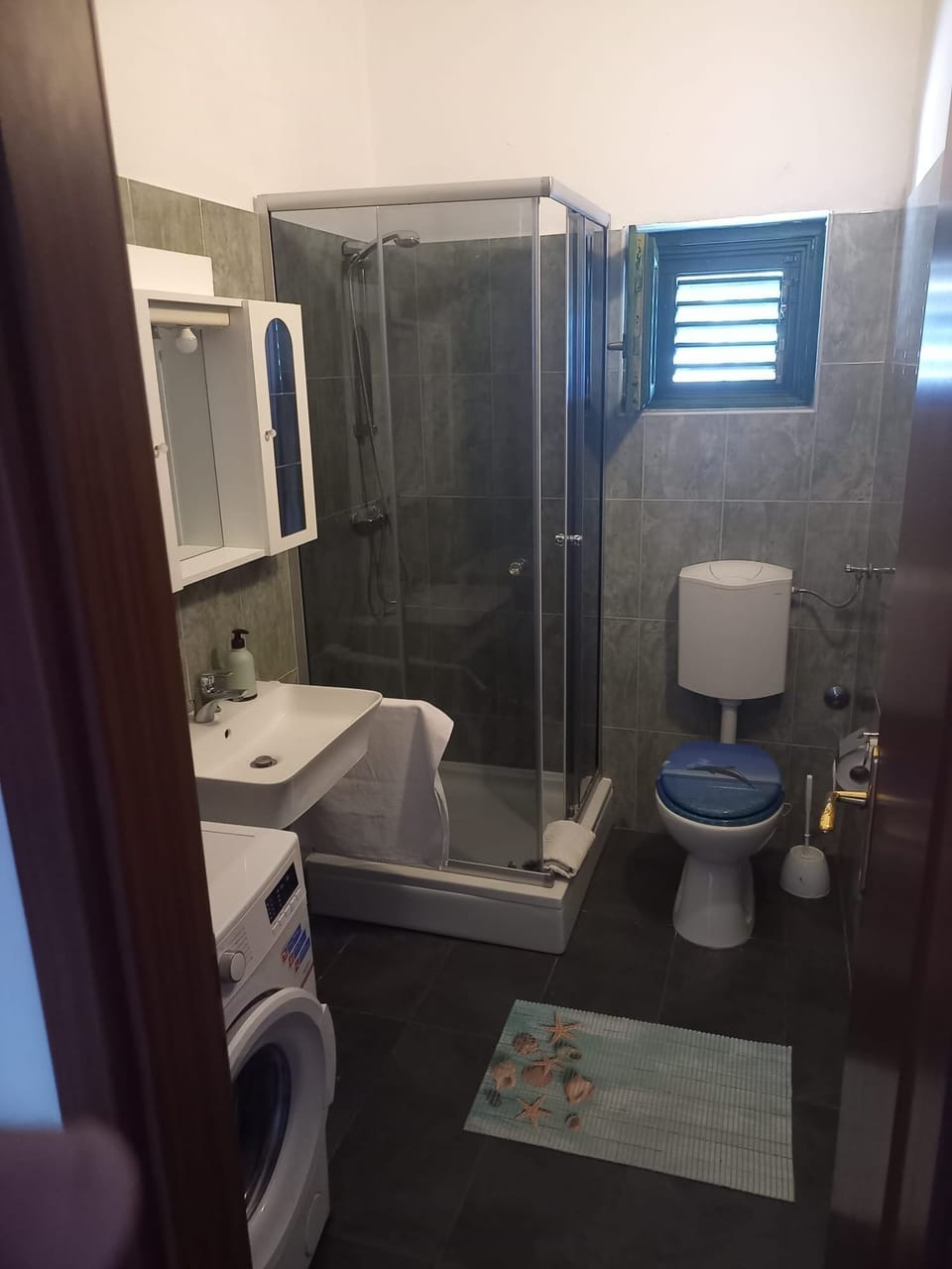 Apartment (A1) | Bathroom
