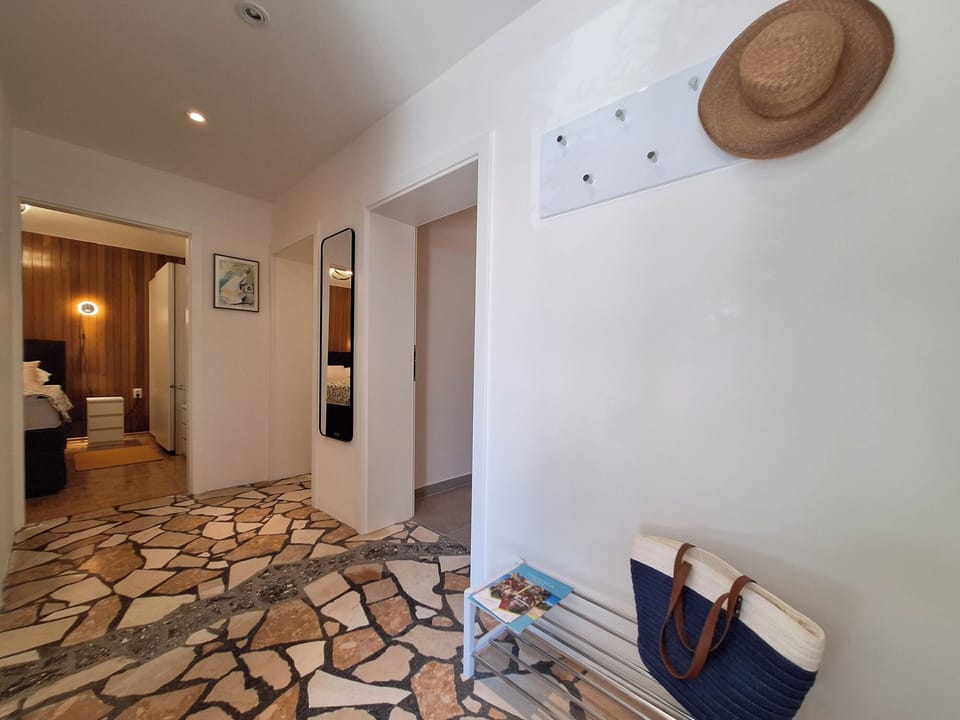 Apartment (A1) | Hallway