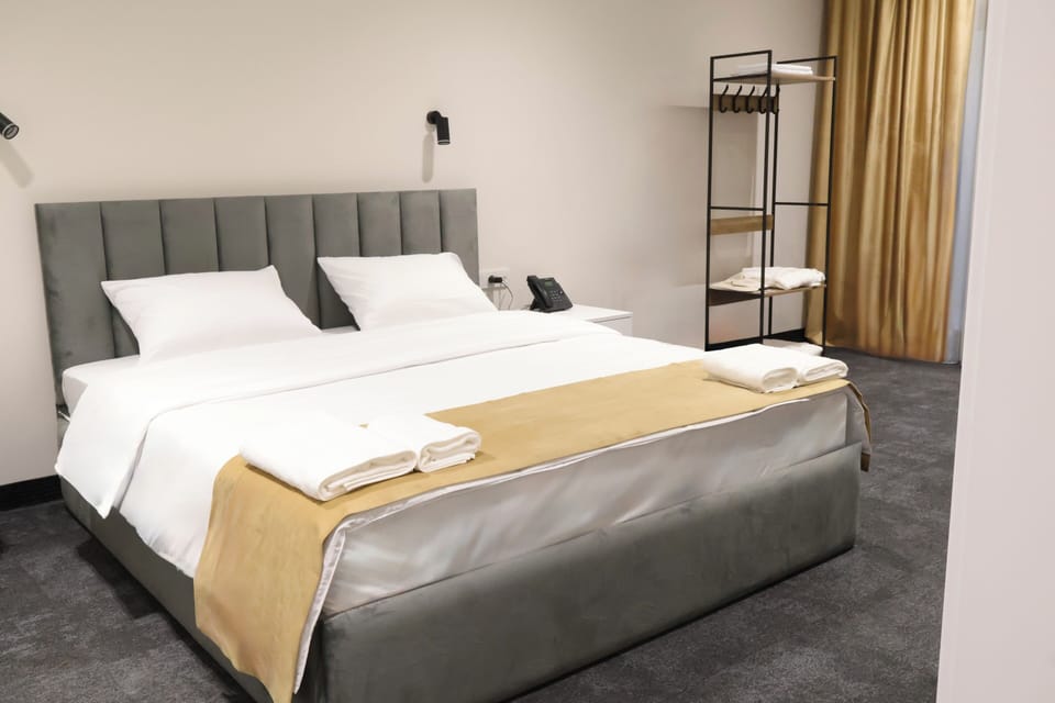 Family Room | Blackout drapes, soundproofing, iron/ironing board, free WiFi
