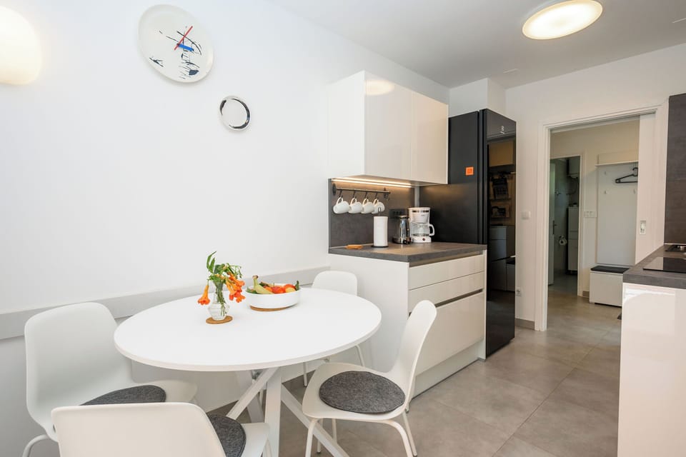 Apartment (A1) | Private kitchen | Espresso maker, fridge, oven, stovetop