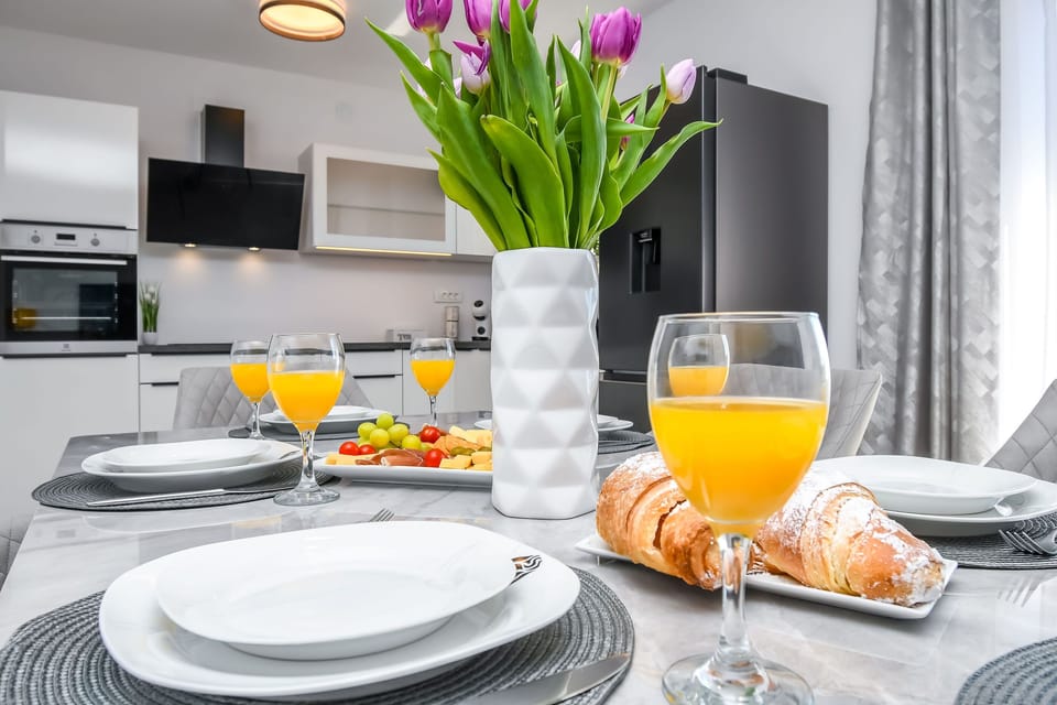 Apartment (A1) | Dining