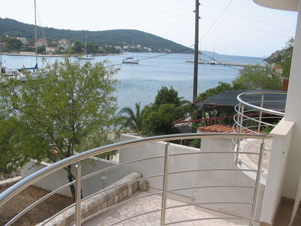 Apartment (A1) | Property grounds