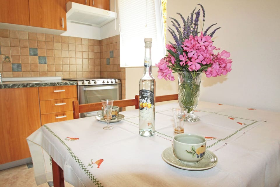 House | Dining