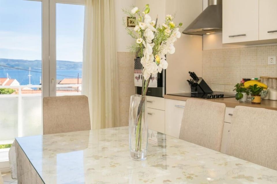 Apartment (A1) | Private kitchen | Fridge, oven, dishwasher, espresso maker