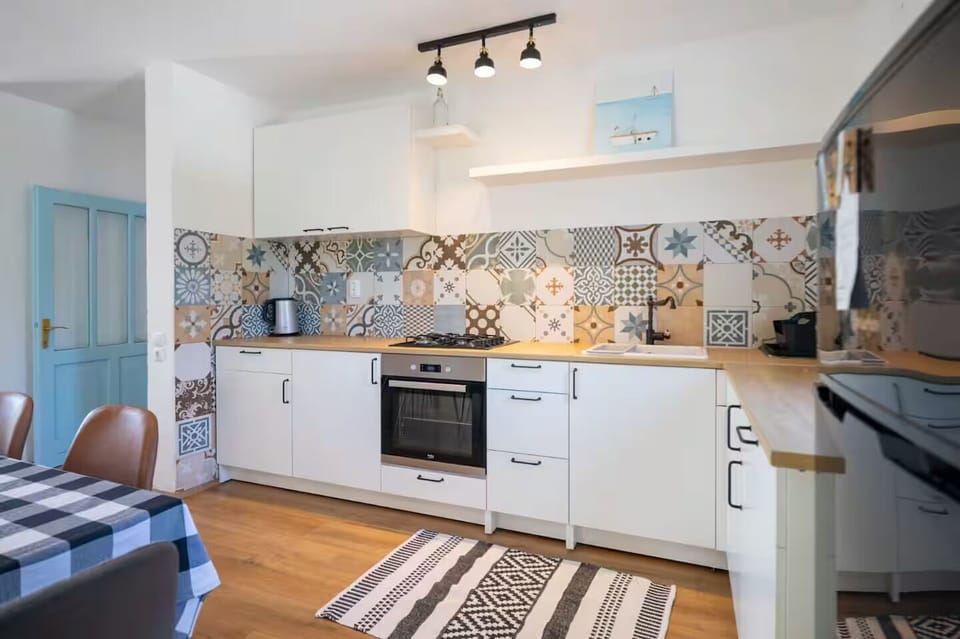 House | Private kitchen | Fridge, oven, stovetop, espresso maker