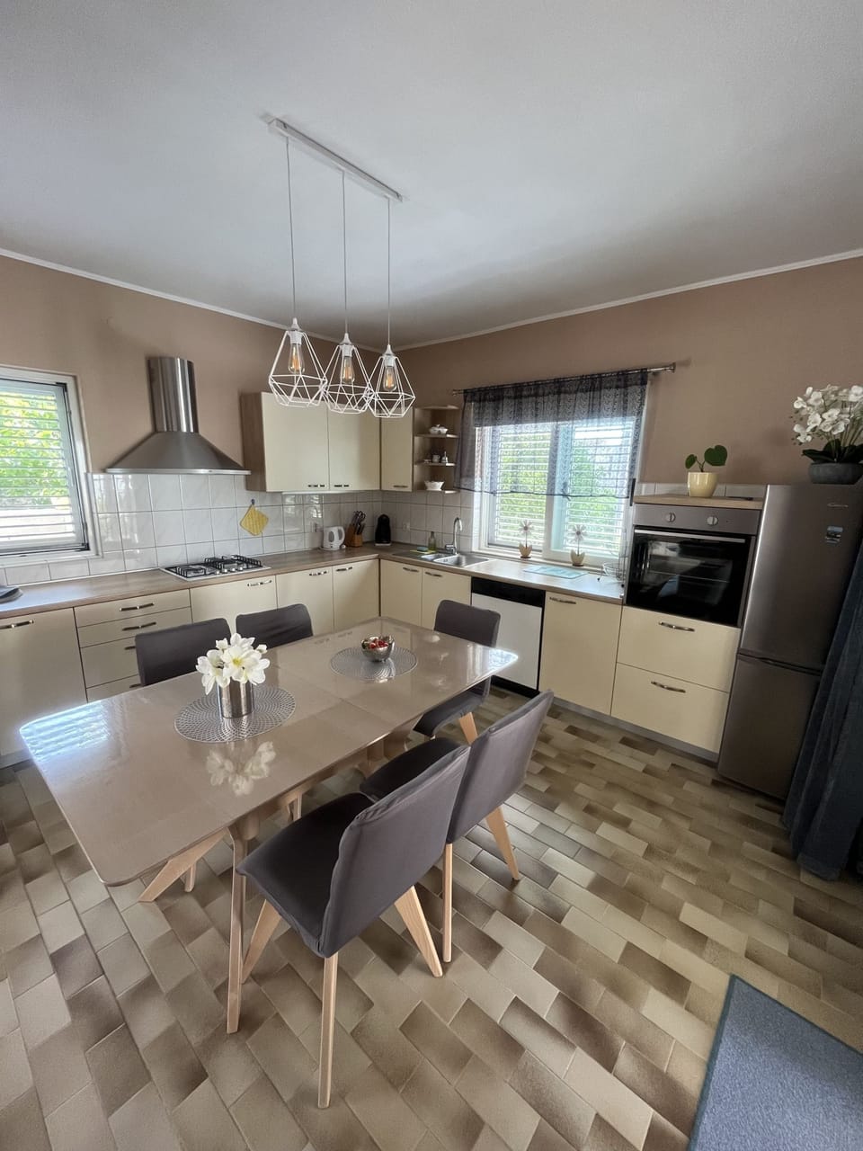 Apartment (A1) | Private kitchen | Fridge, oven, stovetop, dishwasher