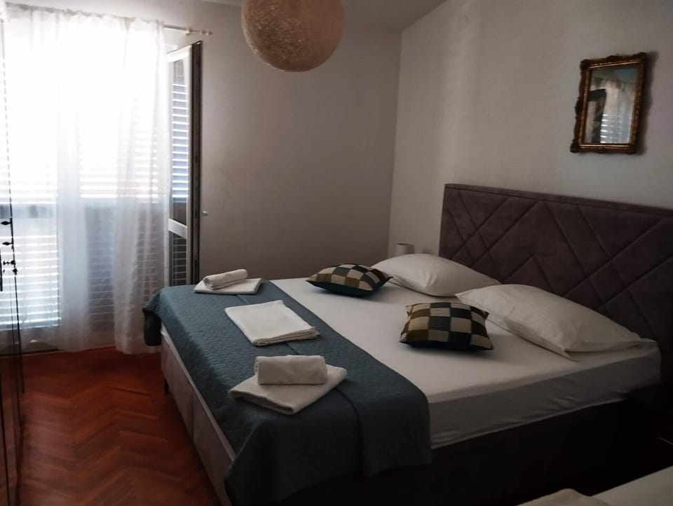 Apartment (A1) | Iron/ironing board, cribs (free), WiFi (free)