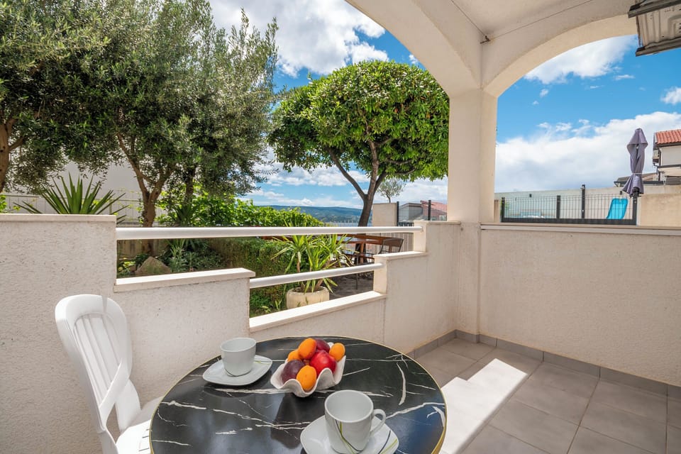 House | Balcony