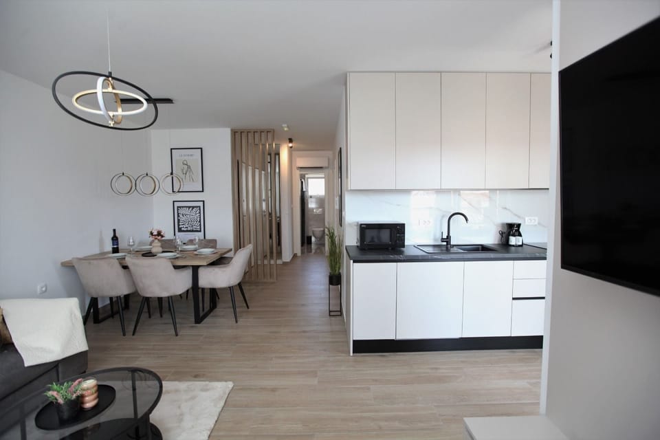 Apartment (A1) | Dining