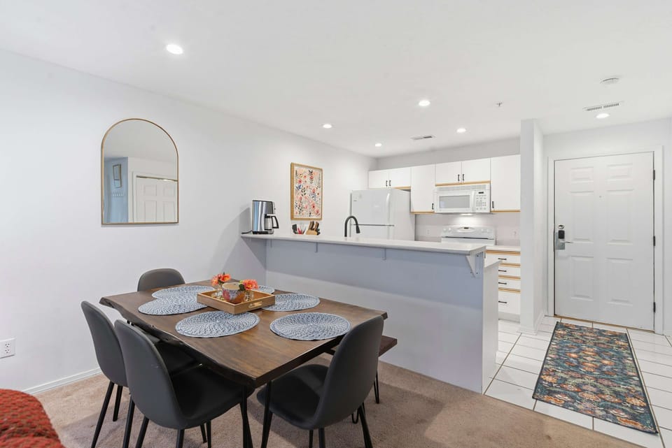 Condo, Multiple Beds, Balcony (Modern Fishing Lodge) | Dining