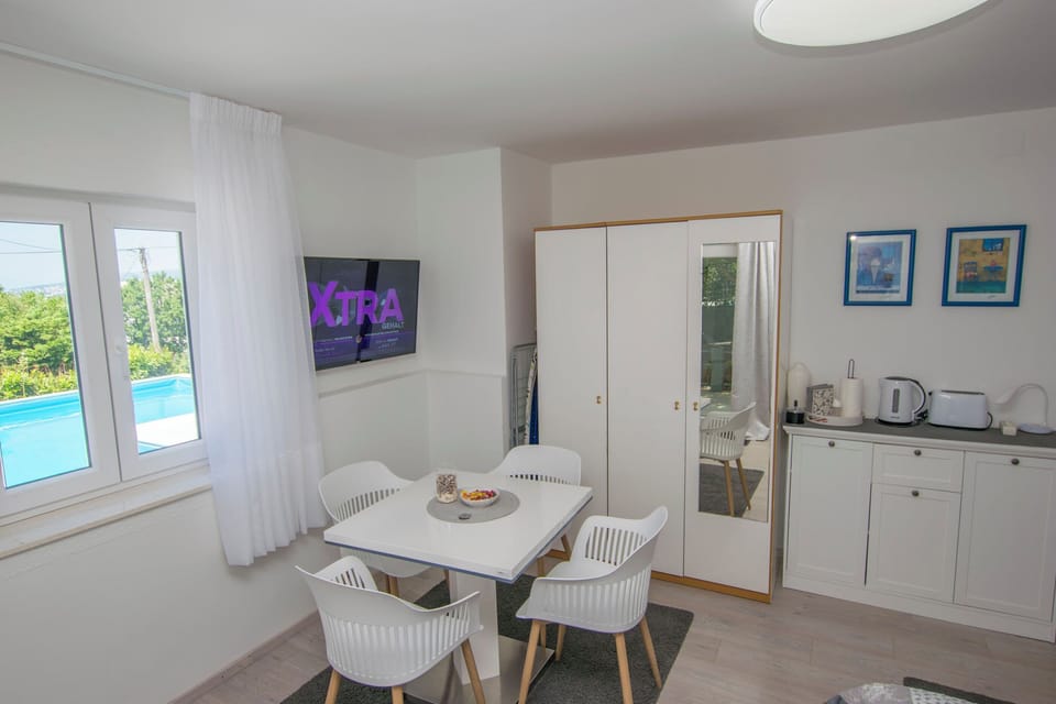 Villa | Dining