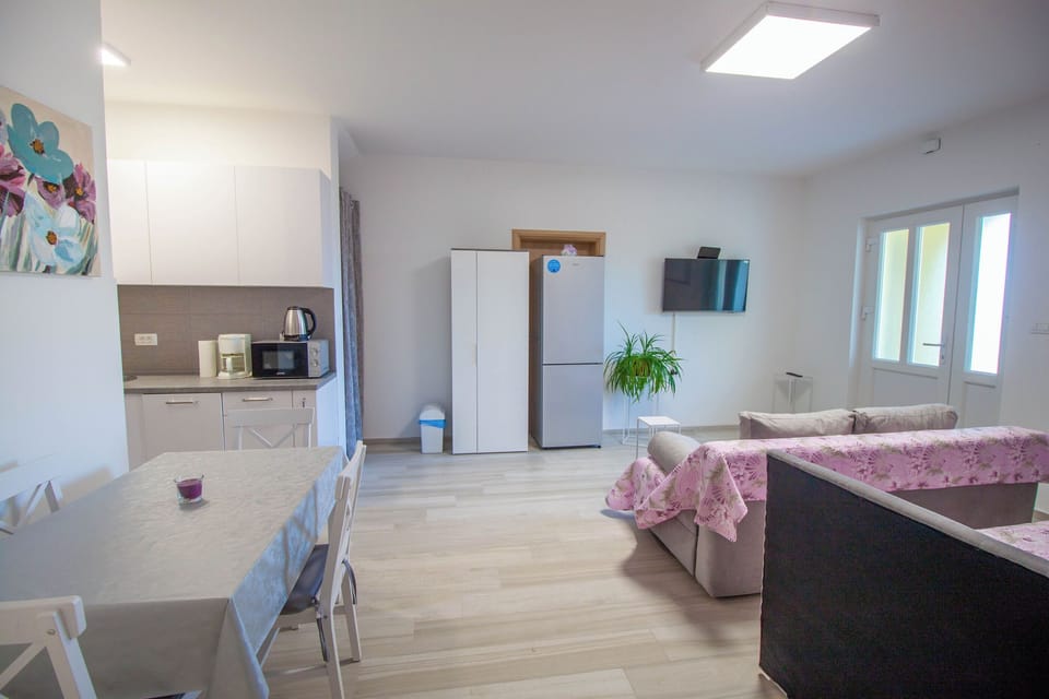 Studio (A1) | Interior
