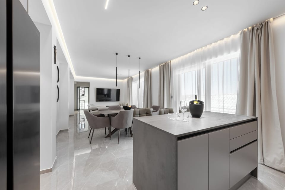 Apartment (A1) | Dining