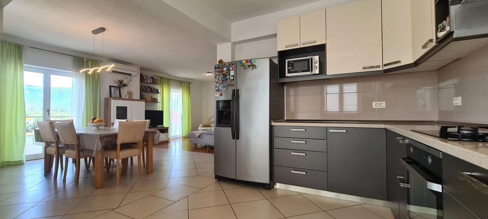 Apartment (A1) | Private kitchen | Fridge, microwave, oven, stovetop