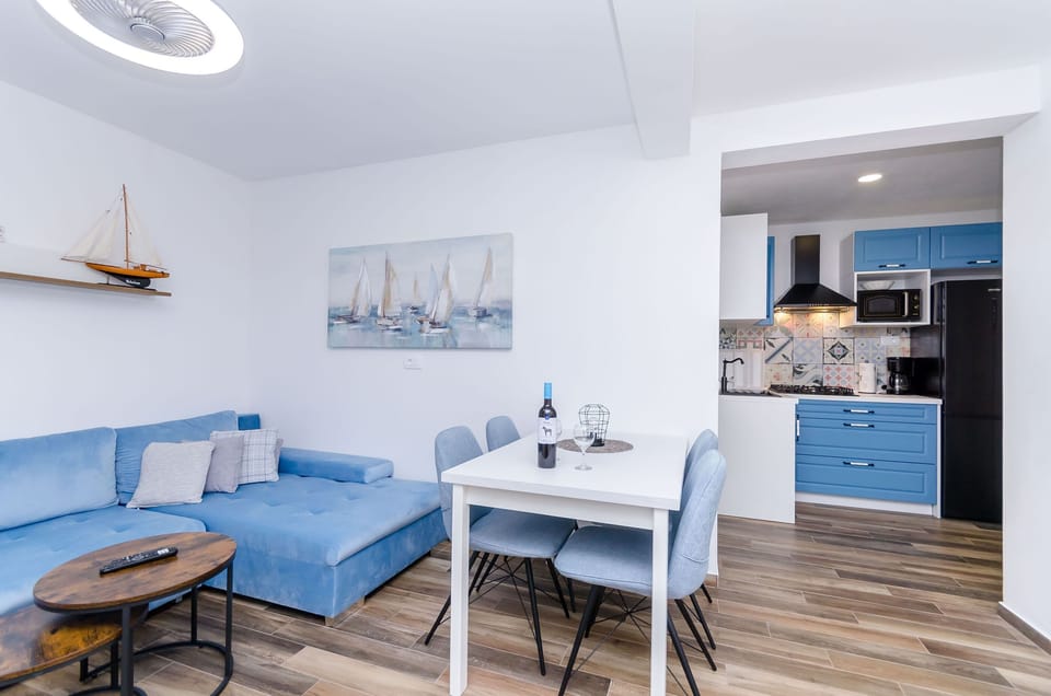 House | Private kitchen | Fridge, microwave, stovetop, espresso maker