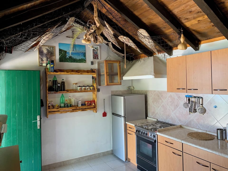 House | Private kitchen | Fridge, stovetop, cookware/dishes/utensils, freezer