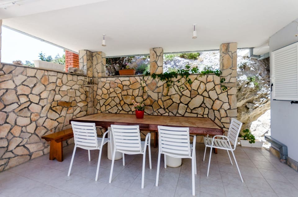 House | Terrace/patio