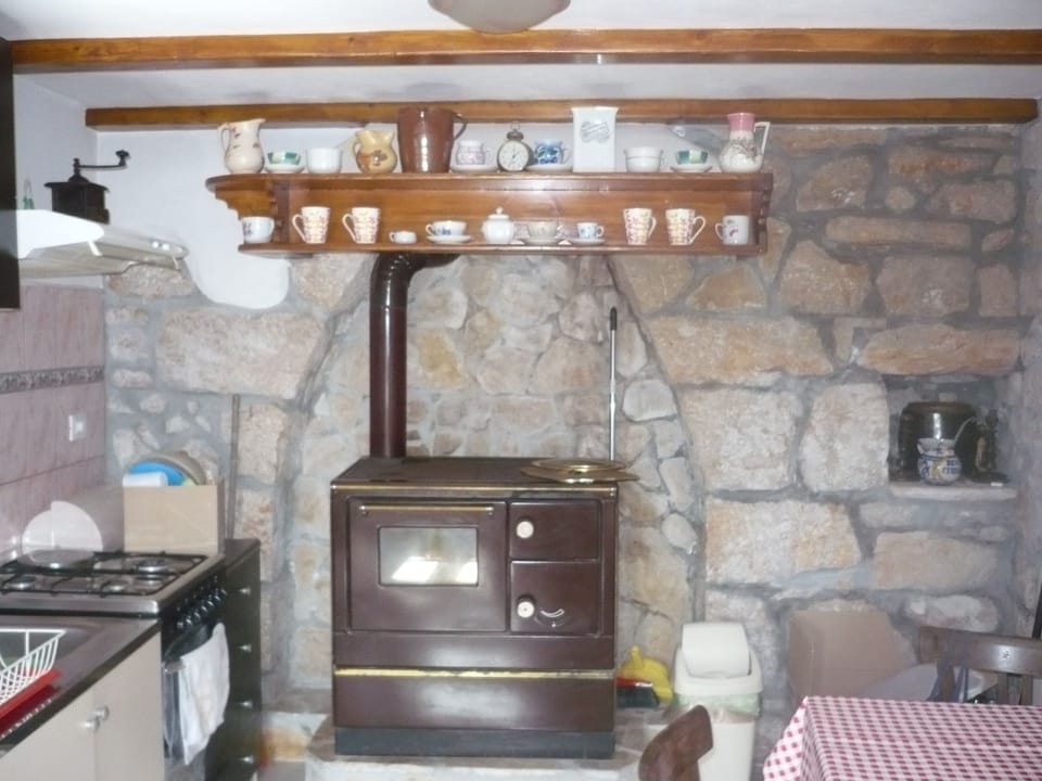 House | Private kitchen | Espresso maker, fridge, oven, stovetop