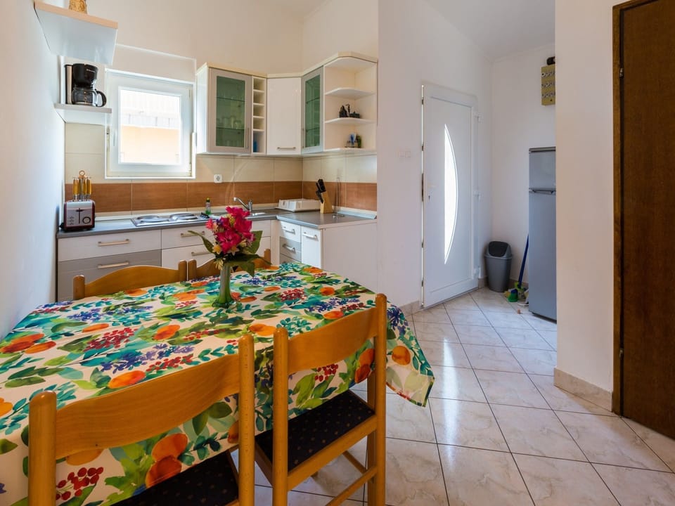 Apartment (A1) | Private kitchen | Fridge, microwave, stovetop, espresso maker