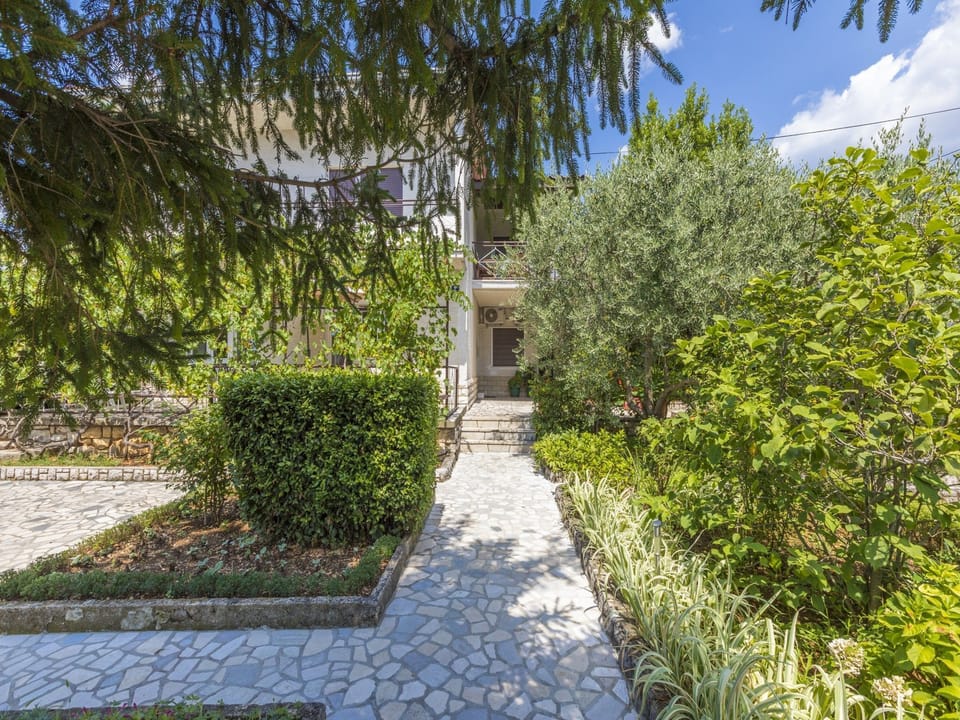 Apartment (A1) | Courtyard