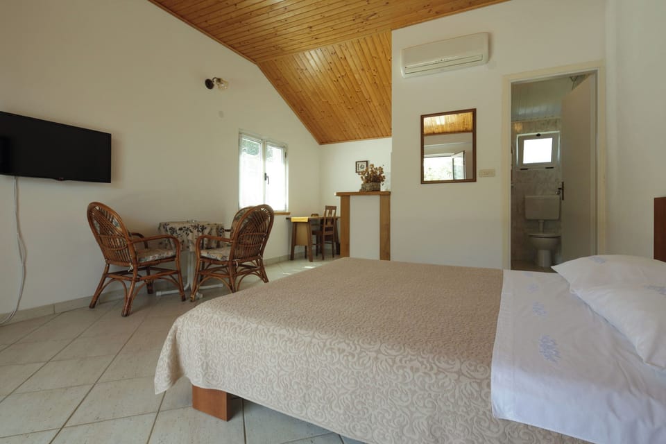 Studio (A1) | Free WiFi