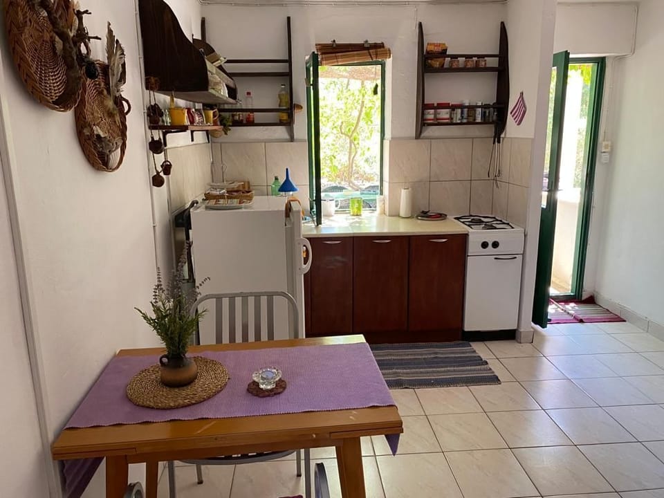 House | Private kitchen | Fridge, stovetop, cookware/dishes/utensils, freezer