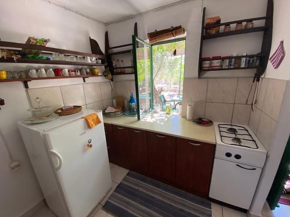 House | Private kitchen | Fridge, stovetop, cookware/dishes/utensils, freezer