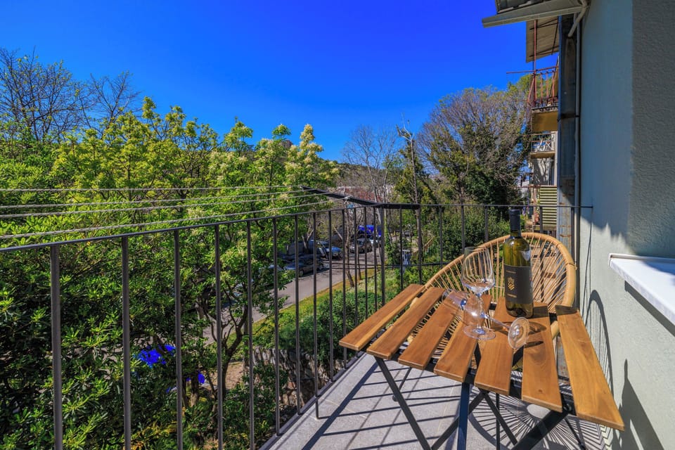 Apartment (A1) | Balcony