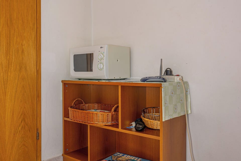 Apartment (A2) | Tech