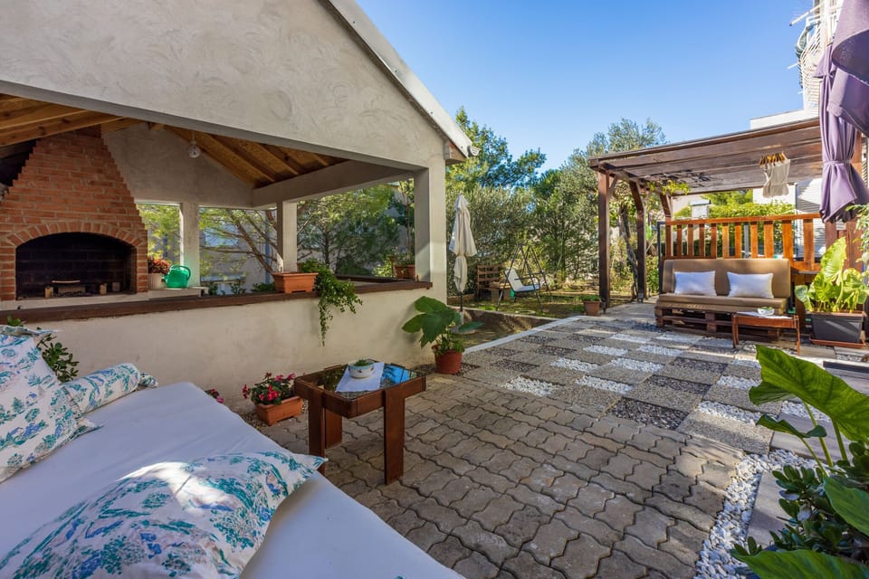 House | Terrace/patio
