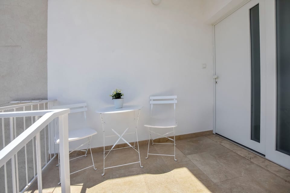 Apartment (A1) | Balcony