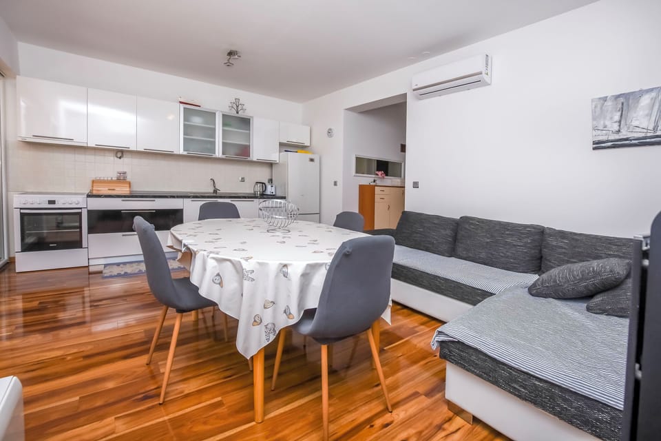 Apartment (A1) | Living room | DVD player