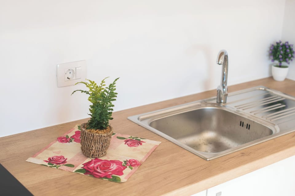 House | Private kitchen | Fridge, oven, stovetop, electric kettle