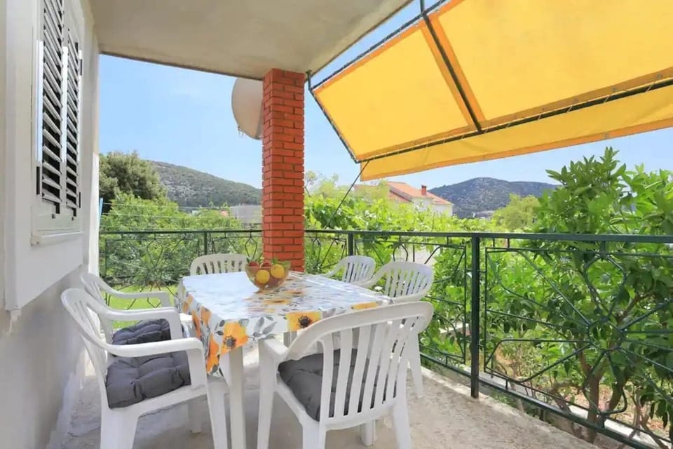 House | Terrace/patio