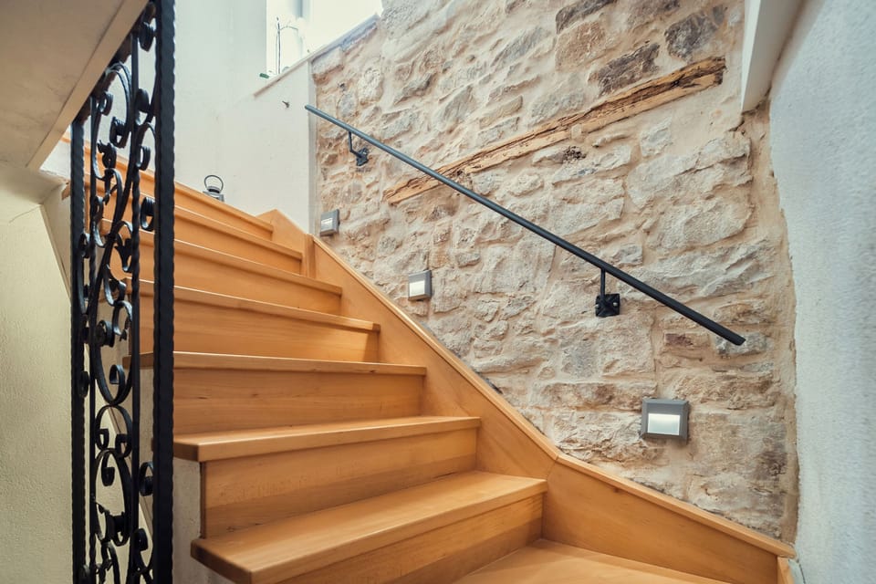 Studio (A1) | Staircase