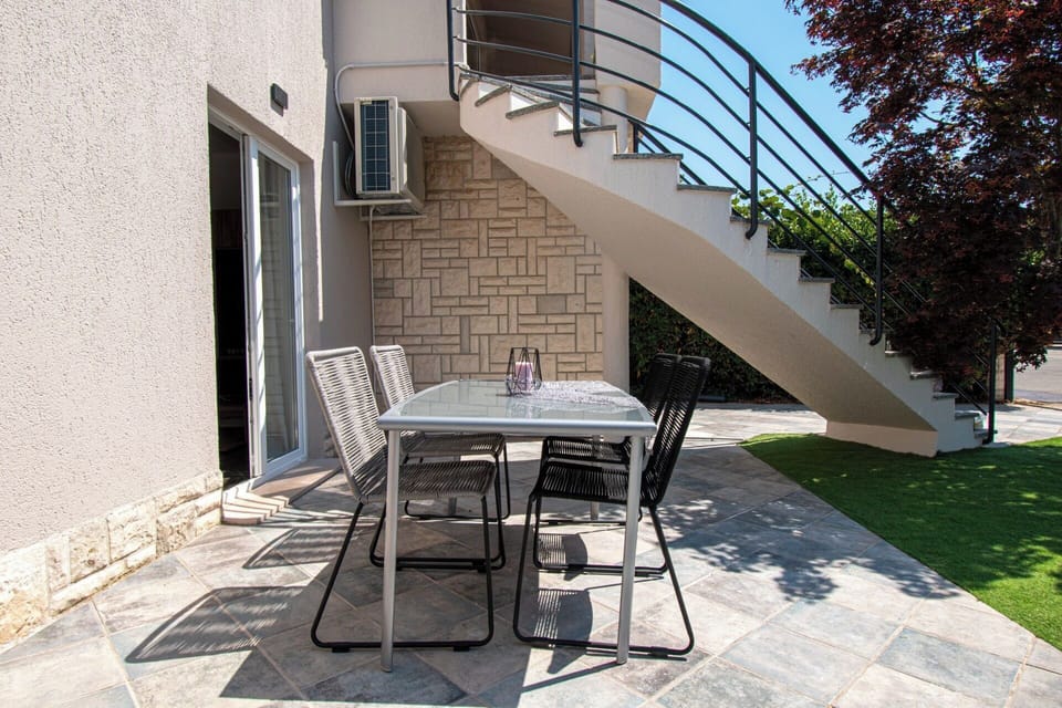 House | Terrace/patio