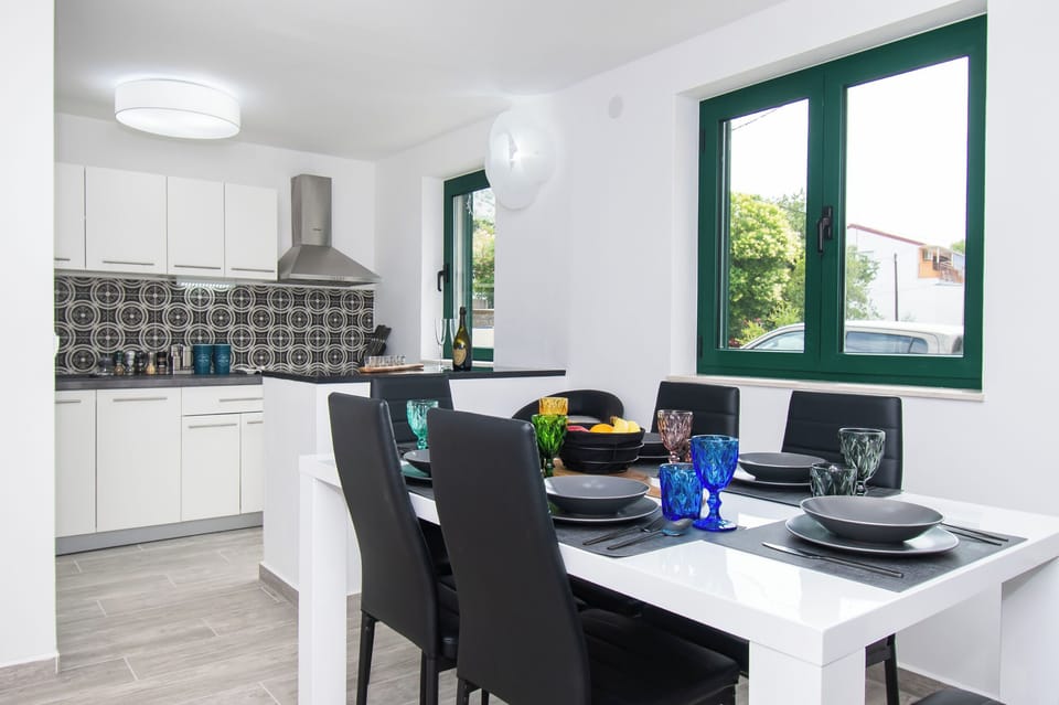 House | Dining