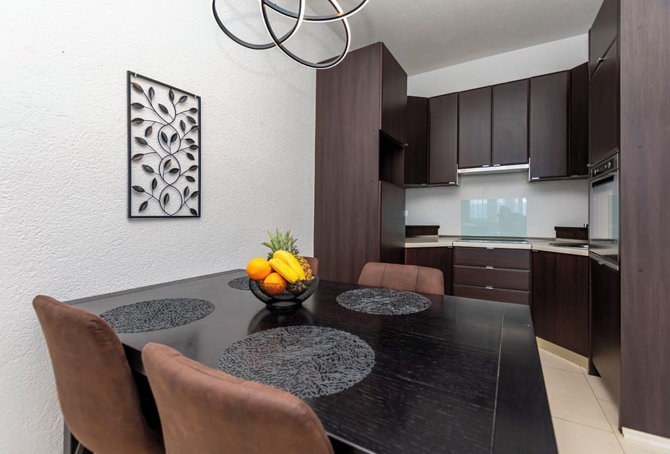 Apartment (A1) | Private kitchen | Fridge, microwave, oven, stovetop